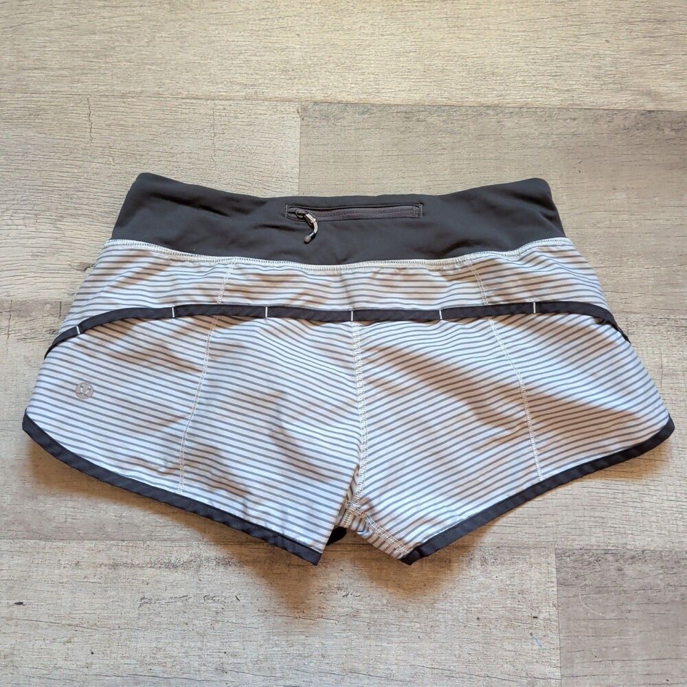 Lululemon Run Speed Short 2.5" Womens Gray Stripe Shorts Size 6 Lined Zip Pocket